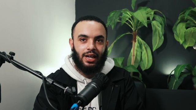 A Program to Help You Break Into Tech + Bootstrapping a Startup Tech Company смотреть онлайн