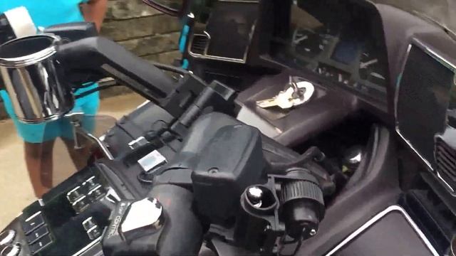 Goldwing GL1500 Seat & Side Panel Tips! смотреть онлайн