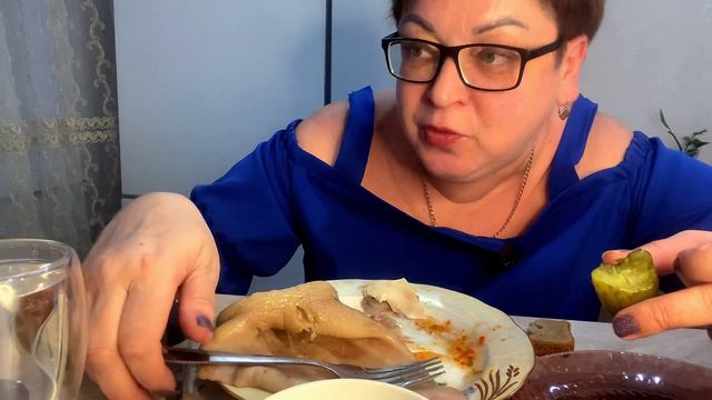 Мукбанг/Свиные уши,научил меня есть мой дедушка/ смотреть онлайн