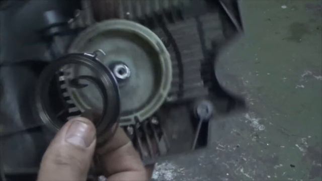 ЗАМЕНА ЛОПНУВШЕЙ ПРУЖИНЫ - Плавный пуск бензопилы. смотреть онлайн