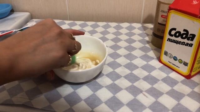 БЕЗ ЕДКОЙ ХИМИИ! Смешала 3 ингредиента и отбелила ванну от желтизны и ржавчины смотреть онлайн