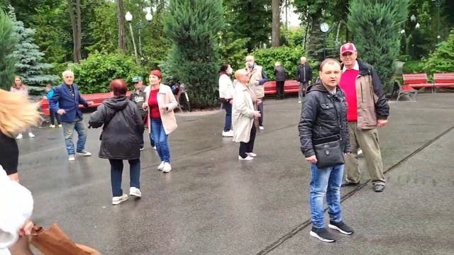 О мама Танцы ????? в парке Горького Июнь 2021 Харьков смотреть онлайн