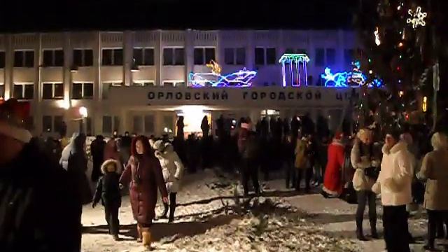 Новогодние танцы.AVI смотреть онлайн