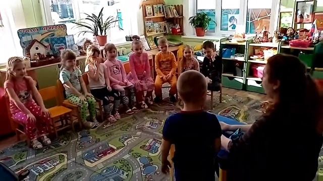 Фрагмент занятия педагога-психолога "Наши помощники-ручки" в средней группе. смотреть онлайн