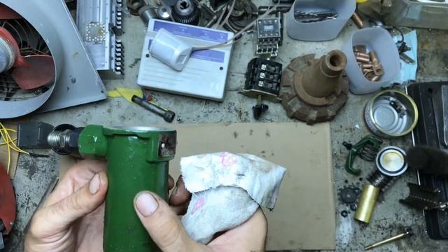 Запуск строгального станка - замена масла (часть 1) смотреть онлайн