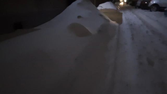 Опять пришел снег 22.01.22 г. Только вчера чистили двор... смотреть онлайн