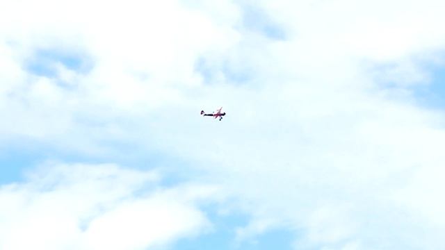 PT-17 Red Baron Stearman RC gas plane CRASH!!! смотреть онлайн