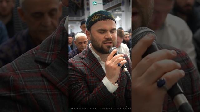 Чтение тасбиха между таравих намазами в Центральной Джума-Мечети г. Махачкала смотреть онлайн