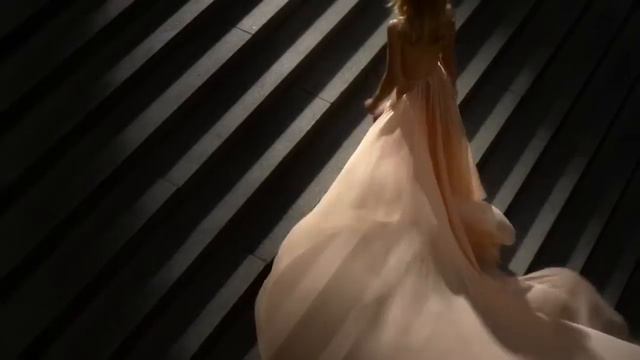 Elie Saab Le Parfum Rose Couture смотреть онлайн