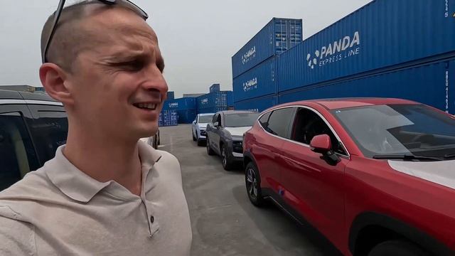 Загрузка электромобилей с Китая Ченду. Отправка по железной дороге. #электромобили #доставка смотреть онлайн