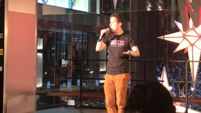 Waitress’ Alex Wyse sings Never Ever Getting Rid of Me at Broadway Under the Stars смотреть онлайн