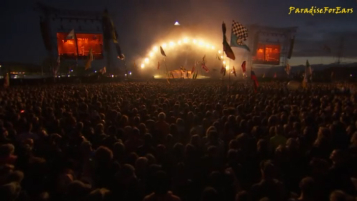 Florence And The Machine - Shake It Out Live