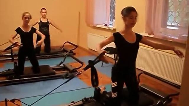 Нейрофитнес.Пилатес.Растяжка.Суставная гимнастика. Тренажёры Пилатес - реформер. смотреть онлайн