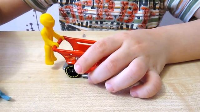 ХОТ ВИЛС РАСПАКОВКА ИГРУШЕК СНЕГОХОД И ТЕЛЕЖКА! смотреть онлайн