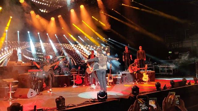 Tarkan London 2019.10.06 First Song 1080p