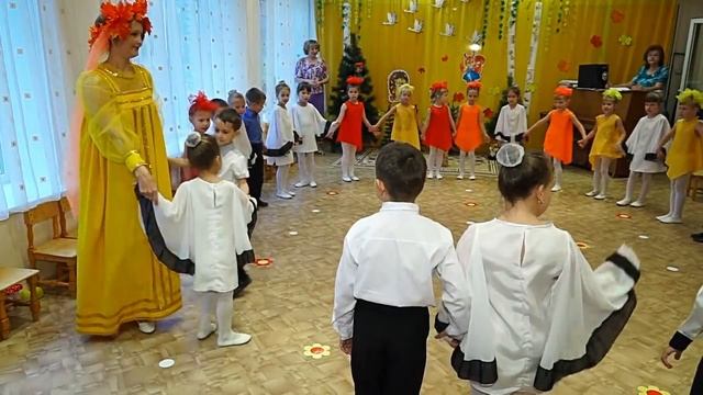 Хоровод "Здравствуй, Осень золотая" А. Чугайкиной смотреть онлайн