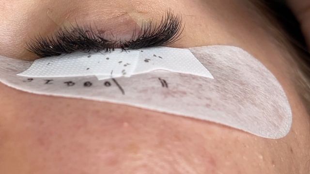 Наращивание ресниц 2д за 1:20. Скоростное наращивание. смотреть онлайн