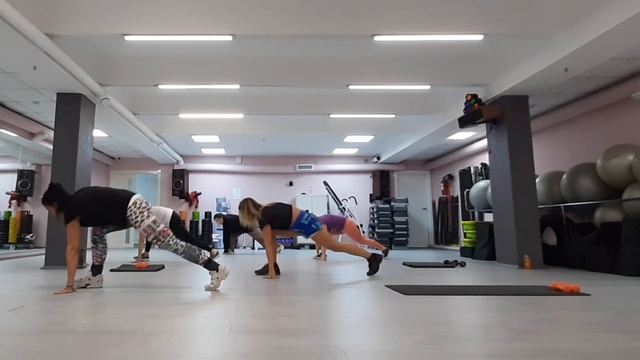 ФУНКЦИОНАЛЬНАЯ ТРЕНИРОВКА ЦЕЛОЕ ЗАНЯТИЕ / ГРУППОВАЯ ТРЕНИРОВКА / FUNCTIONAL TRAINING смотреть онлайн