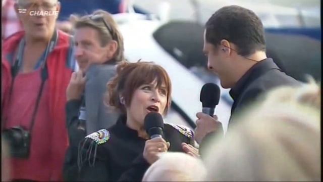 Skibet skal sejle i nat - Kirsten Siggaard & Bobo Moreno (Fællessang På Charlie) смотреть онлайн
