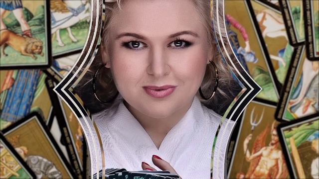 Новогоднее поздравление таролога Елены Таури с 2018 годом смотреть онлайн