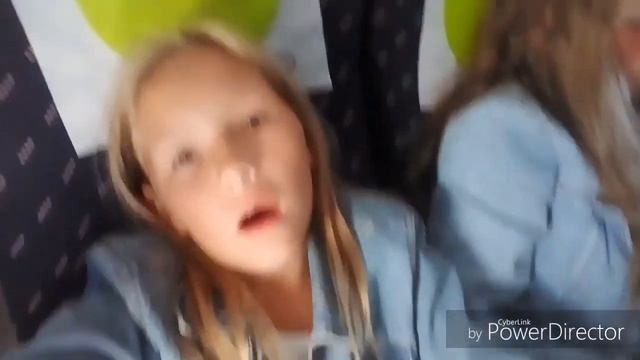 Неделя влогов день 2 . 5 часов на автобусе? смотреть онлайн