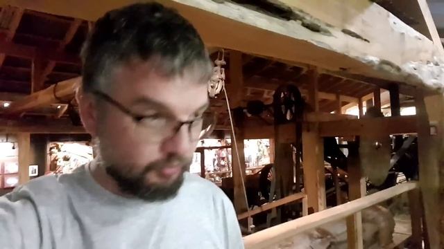 (EP11) Milking cows plus a lizard, birds, BX, wood - HubNut Goes Global! смотреть онлайн