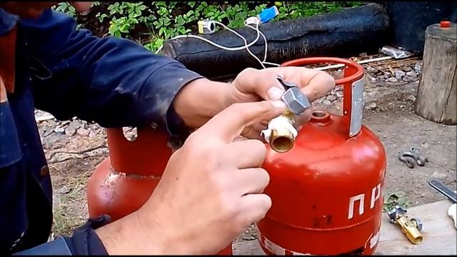 Замена клапанов на вентили ВБ2 на газовых баллонах смотреть онлайн
