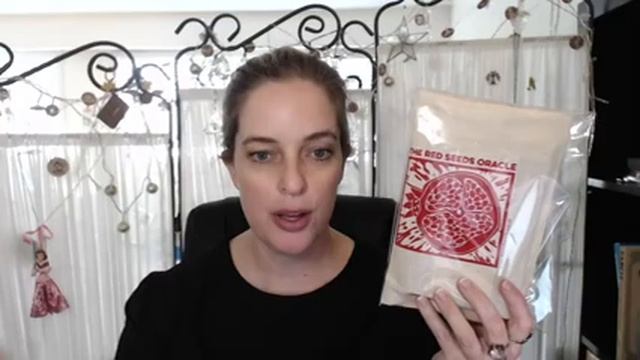 The Red Seeds Oracle Unboxing and First Impressions смотреть онлайн