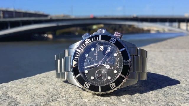 Швейцарские часы REVUE THOMMEN DIVER 17571.6137 смотреть онлайн