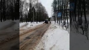 Уборка снежной наледи МТЗ-82