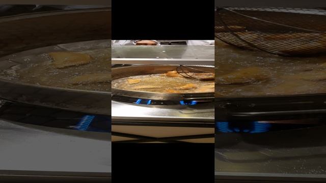 как готовят сладкие с медом пельмени в Турции