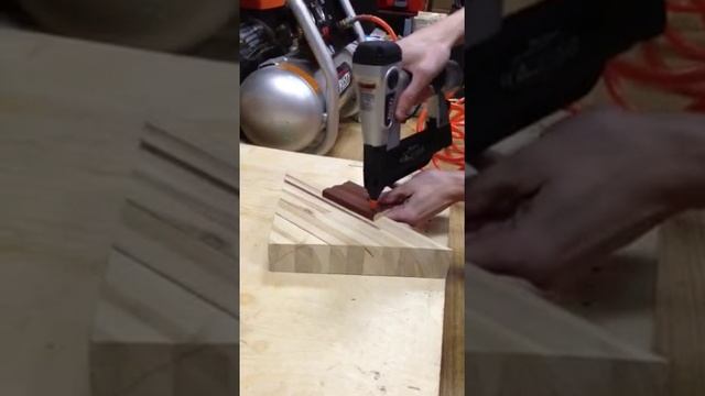 Пневматический шпилькозабивной инструмент Trusty TPN-2345 смотреть онлайн