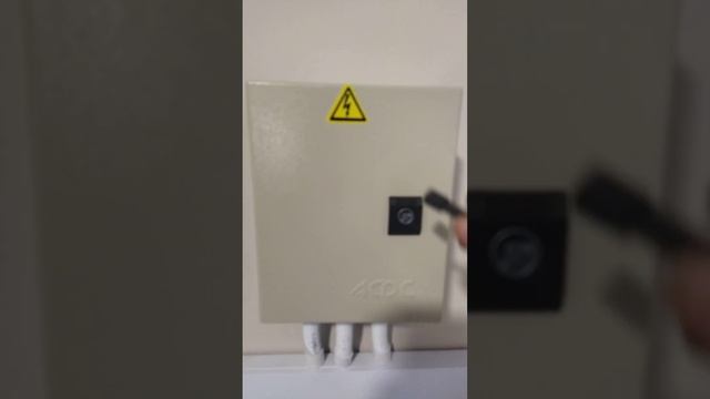 Lux power SNA 5000 with a Dyness Lithium Battery 5.12 back up installation.ATS switch смотреть онлайн