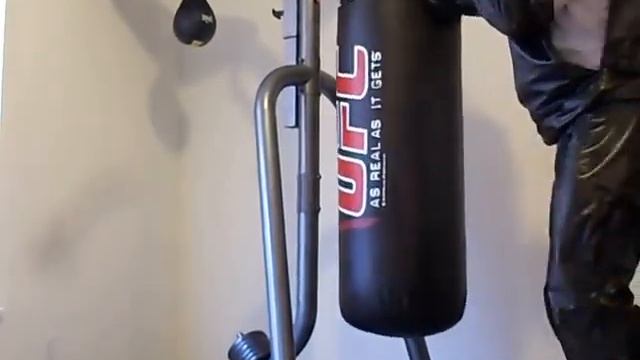 Weight reduction. Диета, скакалка, работа по мешку смотреть онлайн