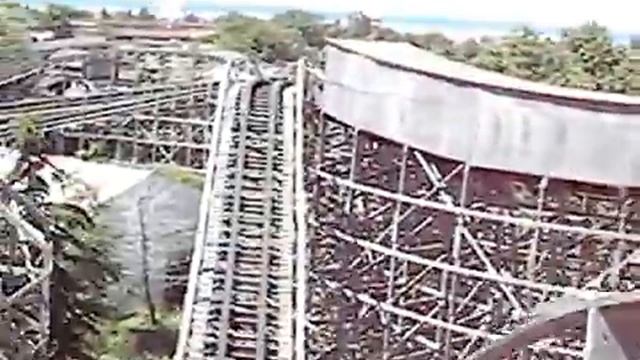 Port Aventura Аттракцион Tomahawk.MPG смотреть онлайн