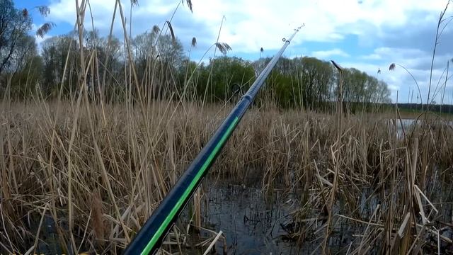 Карась под два кило на удочку с боковым кивком смотреть онлайн