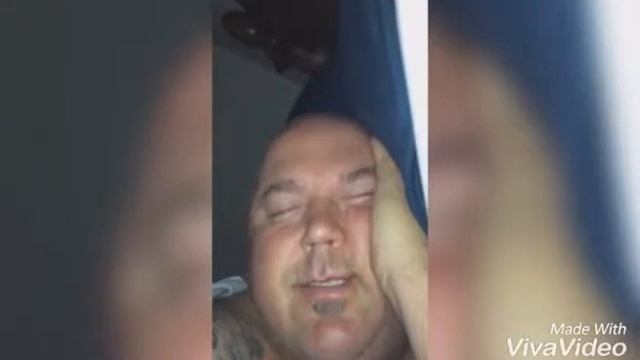 Жена не могла уснуть из-за смеха мужа во сне ! )))