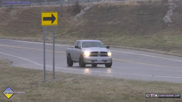 Icy Road Madness 3: The Most Dramatic Winter Driving Captures of 2019-2022 смотреть онлайн