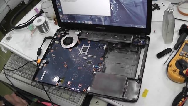 Ноутбук Samsung R730 R528 R530 RV508 не включатся WIFI