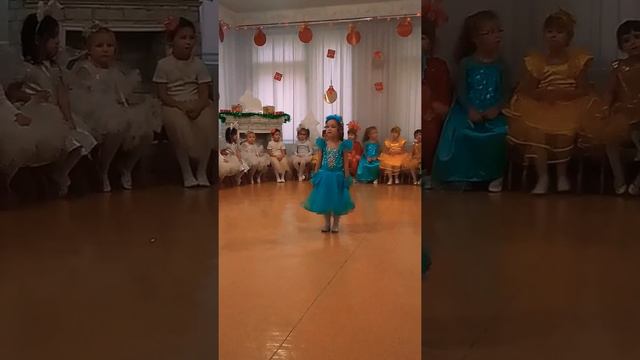 Ксюшка. Перший сольний виступ. смотреть онлайн