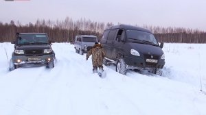 Боевая маршрутка тонет в сугробах. Экспедиция Соболь 4х4, Нивы и УАЗы