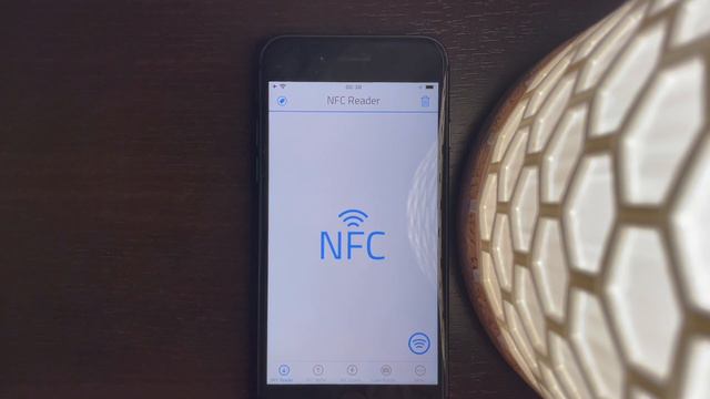 How to read a NFC tag? - NFC for iPhone смотреть онлайн