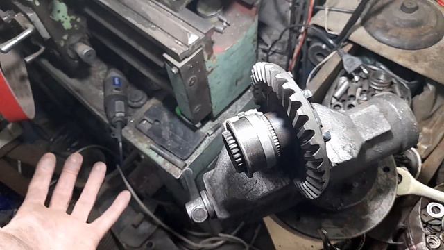 Проверка иголок большого игольчатого подшипника редуктора.