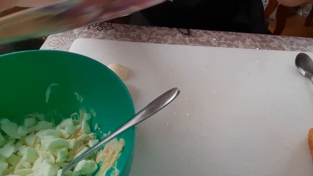 Яичный салат! Готовим простой и вкусный салат! Рецепт яичного салата смотреть онлайн