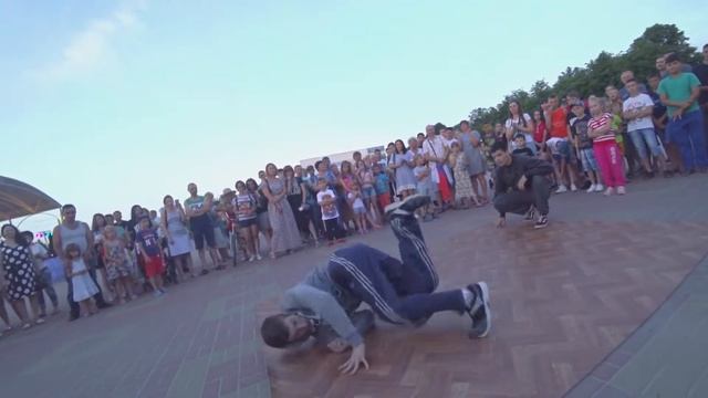 Белый vs Шахматист - День Молодёжи смотреть онлайн