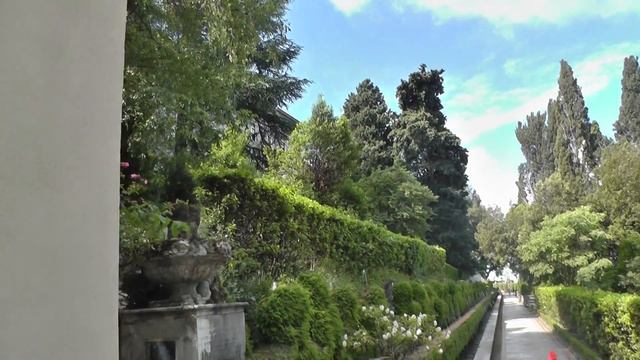 В парке г.Тиволи. Италия. смотреть онлайн