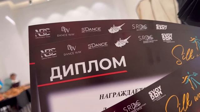 Изнанка турнира / Завтрак чемпиона / Неожиданно приехал муж смотреть онлайн