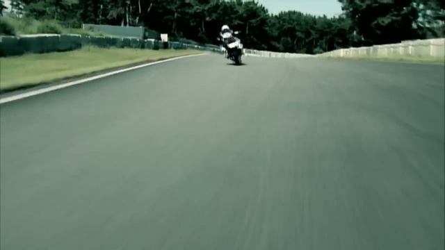 Nova Suzuki GSX R 1000 introduction video смотреть онлайн