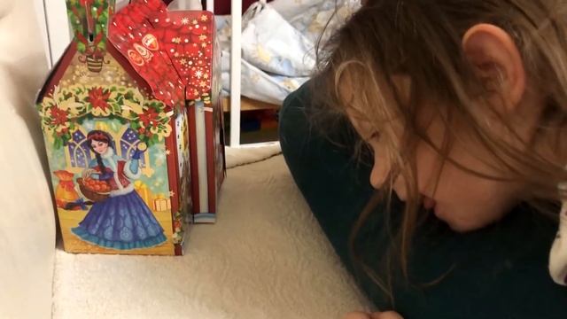 Влог: День Святого Николая. Что нашли дети под подушкой. Эмоции детей. смотреть онлайн