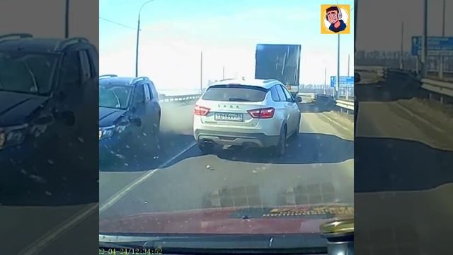 На встречке остался без колеса